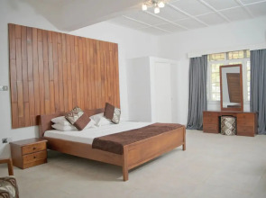 Lacs Villa Guest House