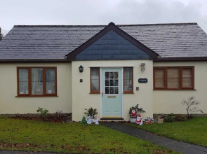 2-bed Cottage, Sleeps 5, Pets Ok, Close to Coast