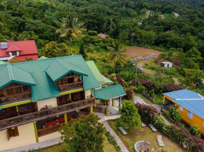Roxy's Mountain Lodge