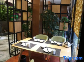 Buttonwood Fashion Hotel
