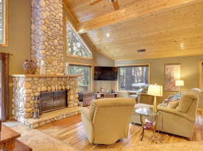 5 Mi to Dodge Ridge: Cabin in Strawberry