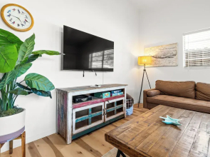 NEW Listing Discount! • Near Manatees & Springs
