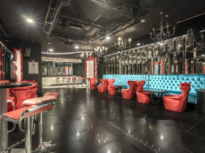 Hotel Orange Palace Side