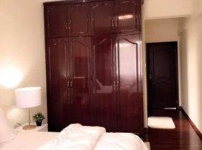 Elegant city views, 5 mins drive to city center