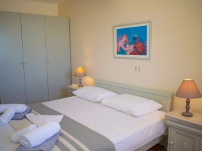 Villa 78 m2 in Agia Irini, 350 Meter to the Beach for 4 Guests With Pool Access!