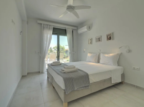Ouzo Stone House 2, with private pool