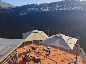 Tengchong Ginkgo Town Mid-Levels Cliff Hotel