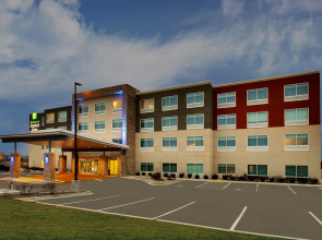 Holiday Inn Express & Suites Mt Sterling North by IHG