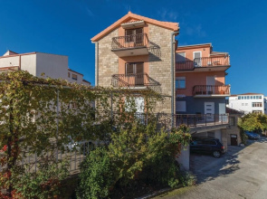 Stunning Home in Podstrana With Wifi and 2 Bedrooms
