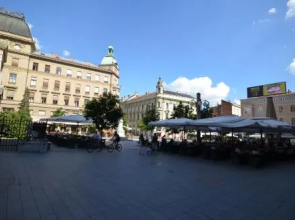 Downtown Luxury Apartment