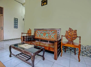 Oyo Life 91268 Homestay Bu Erma Syariah