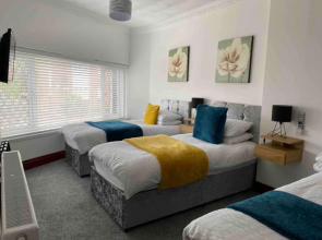 7 Person Home Flat W/parking - Near Swansea Centre