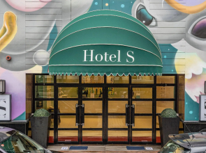 Macau Hotel S