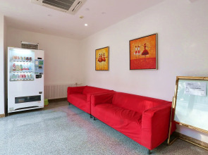 Sicily Hotel - Beijing Railway Station Temple of Heaven Dongmen Subway Station