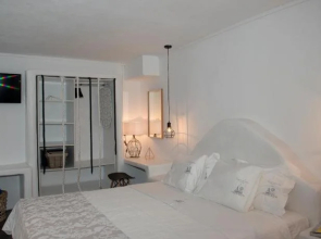 Anixi Lounge Suites - Adults Only