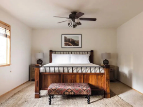Jackhorn by Avantstay Close to Big Bear Marina and Village Hot Tub, Foosball