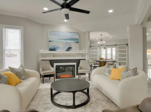 5 Mi to Inner Harbor: Expansive Family Getaway