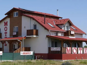 M0 Motel Taksony