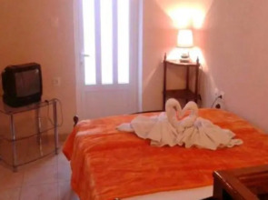 Flat 1 Bedroom 1 Bathroom - Zakros