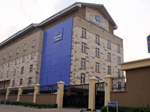 Plus Lagos Ikeja Hotel