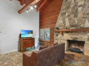 Wimberley Log Cabins Resort and Suites - Unit 2