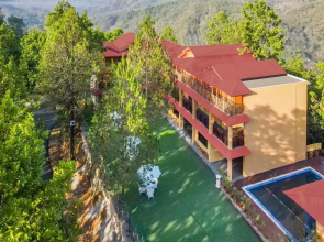 Summit Jungle Lodge