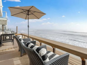 Unbeatable Beachfront Bliss w/ Ocean Views, Luxe Interiors & Patio Beach Road