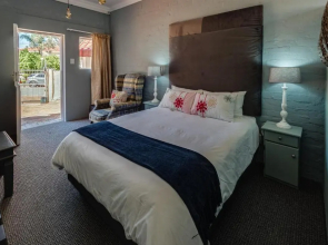 Latest Unit with en suite, wi-fi and DSTV