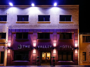 The Valley Hotel & Carriage Gardens
