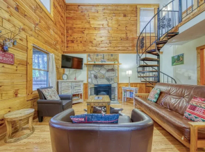 Er24 - Honeysuckle Holler Great Location..close To Town 3 Bedroom Cabin by RedAwning