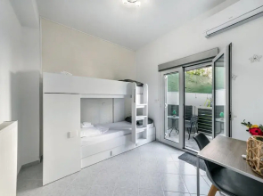 Ariadni Apartment Garden View