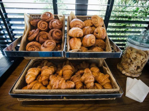 Sea Side by Zvieli Hotels