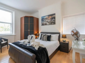 Stunning sea views Ventnor Apartment