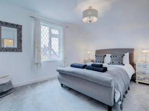 Norfolk Luxe Beach House Sleeps 8 Dog Friendly