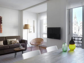 Mirakruz H Apartment by FeelFree Rentals