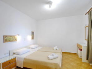 Rouladina Apt 4 in Stalos