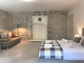 Stone house 264