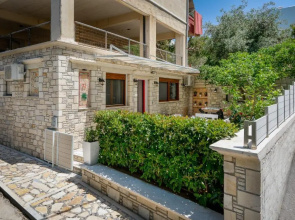 Vasili's Home - 5 Min from the City Ceter