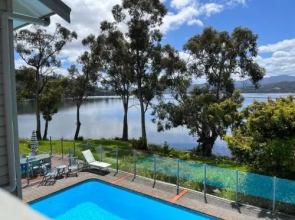 The Anchorage Waterfront Apartment