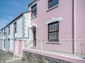 Canol Y Bryn - 3 Bedroom Holiday Home - Tenby