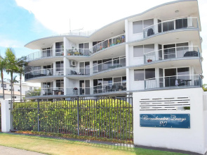 Broadwater Quays 5 - Three Bedroom Water View Apartment, only 2 blocks from Mooloolaba Beach!