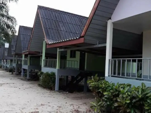 Happy House Resort