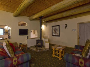 Mariposa Lodge Bed and Breakfast