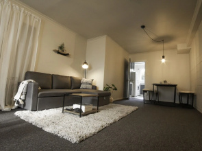 Simple Guest House - Great Location