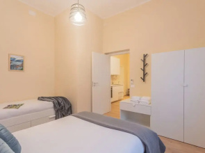 Simar Apartments nearby Como S.G. Train Station by Rent all Como