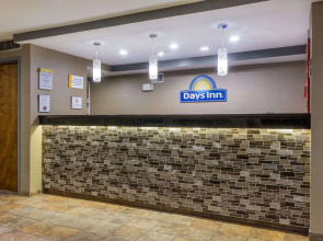 Days Inn by Wyndham Florence Cincinnati Area