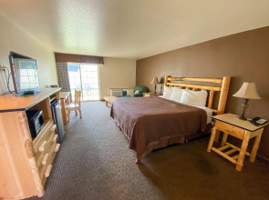 Sisters Inn And Suites