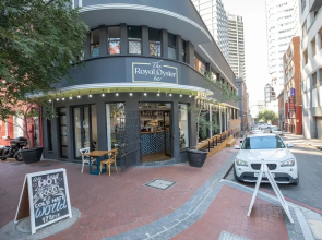 16 On Bree Unit 1713