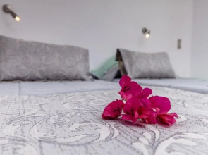 Avraki Rooms & Studios