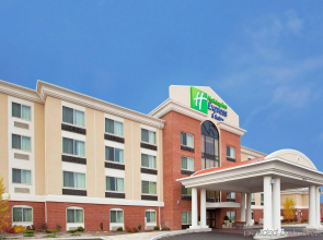 Holiday Inn Express Hotel & Suites Niagara Falls by IHG